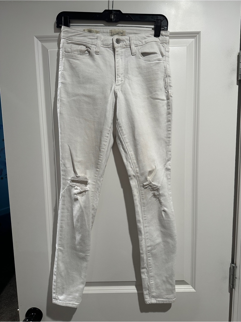 Universal Thread White Ripped Skinny Jeans